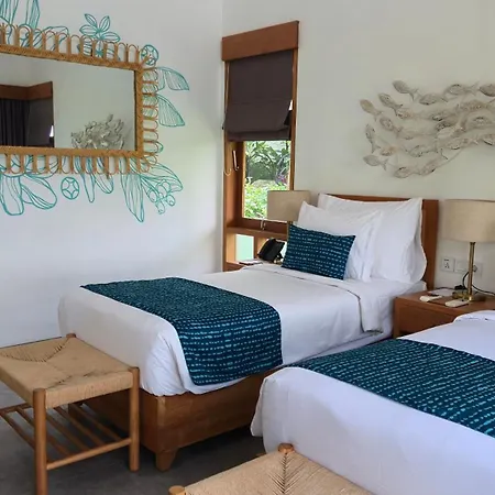 Deep Roots Dive & Yoga Resort Toyapakeh Exterior photo