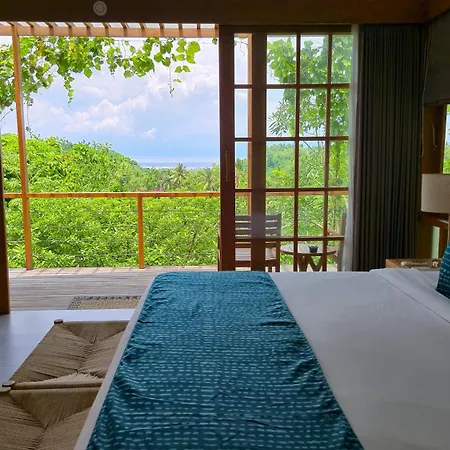 Deep Roots Dive & Yoga Resort Toyapakeh Exterior photo